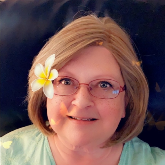 Meet your Posher, Pamela - Picture 1 of 1